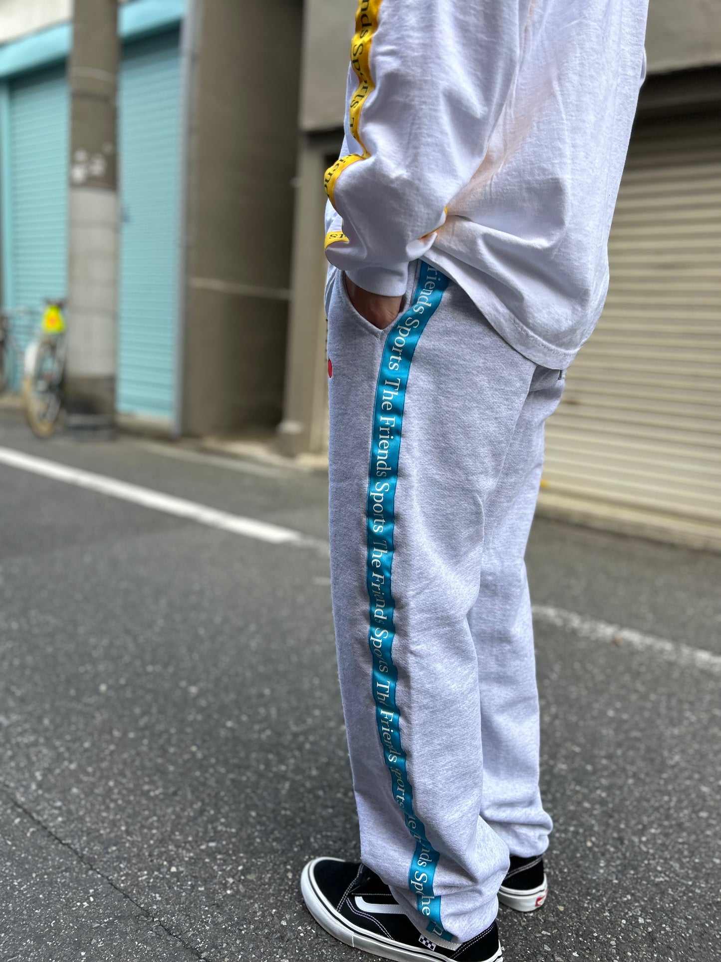 HEAVY STRAIGHT SWEATPANTS BLUE LINE